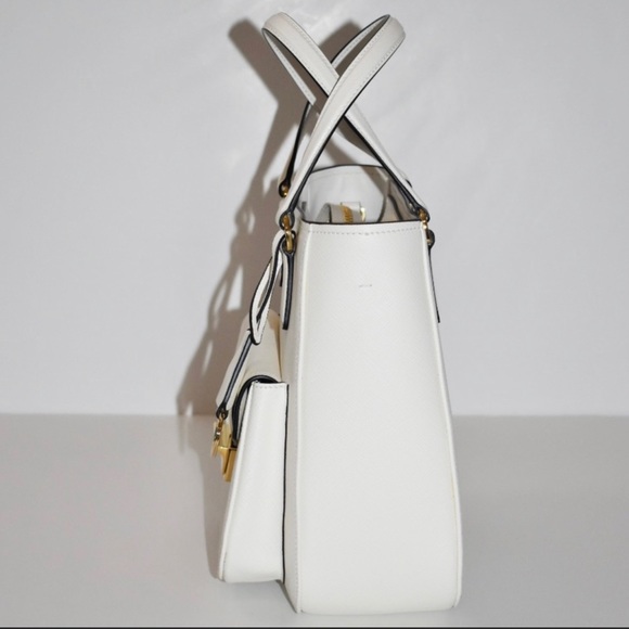 ♥️PRICE DROP l♥️Prada gorgeous bag, brand new - Picture 5 of 12